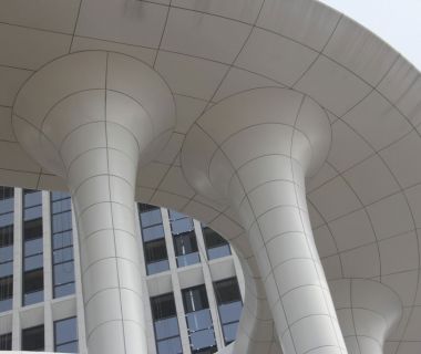 包柱弧形鋁單板